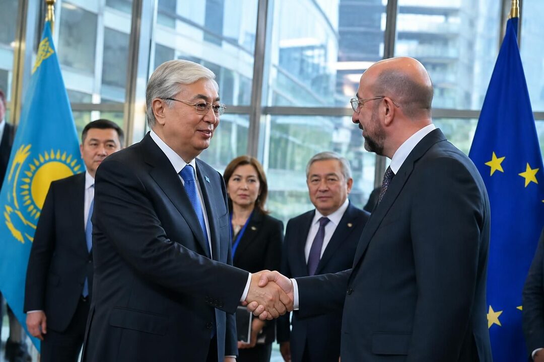 à bruxelles, kassym-jomart tokayev souhaite renforcer les relations entre le kazakhstan et l’union européenne et intensifier leur coopération.